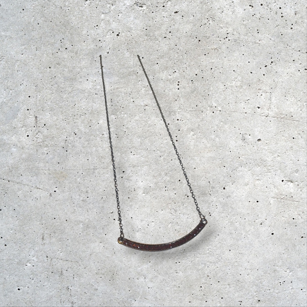 Elegant Red and Black Necklace with Curved Bar Pendant